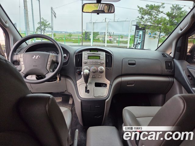 Hyundai Starex — interior