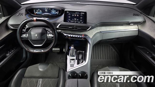 Peugeot 5008 — interior