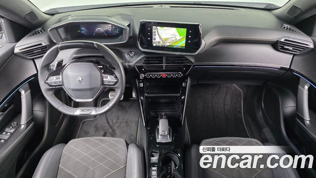 Peugeot 2008 — interior