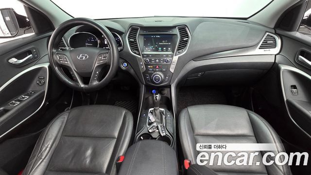 Hyundai Santa Fe — interior