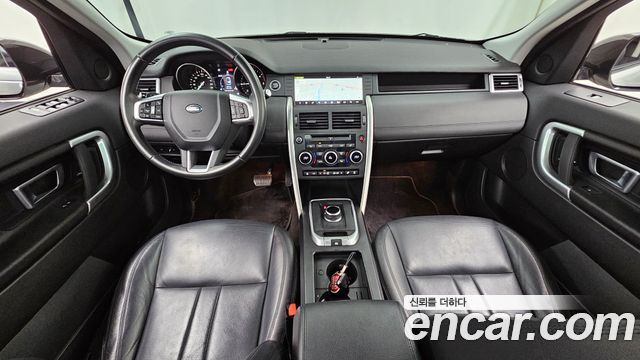 Land Rover Discovery Sport — interior