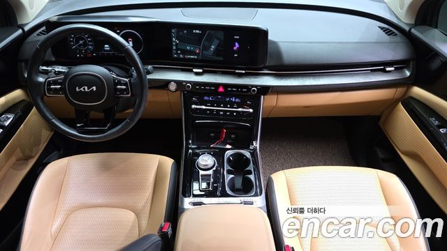 Kia Carnival — interior