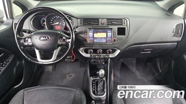 Kia Pride — interior