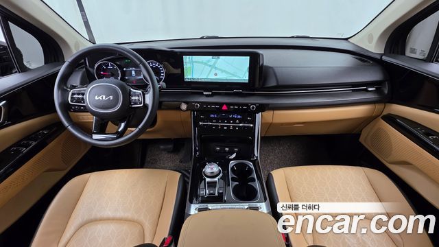 Kia Carnival — interior