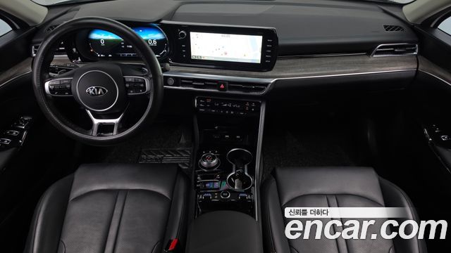Kia K5 — interior