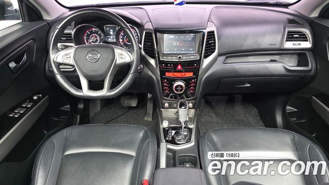 KG Mobility Tivoli — interior