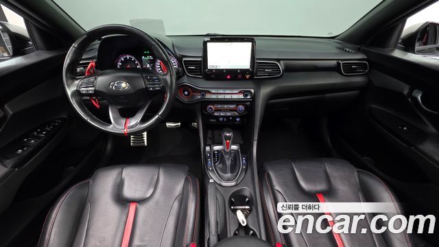 Hyundai Veloster — interior
