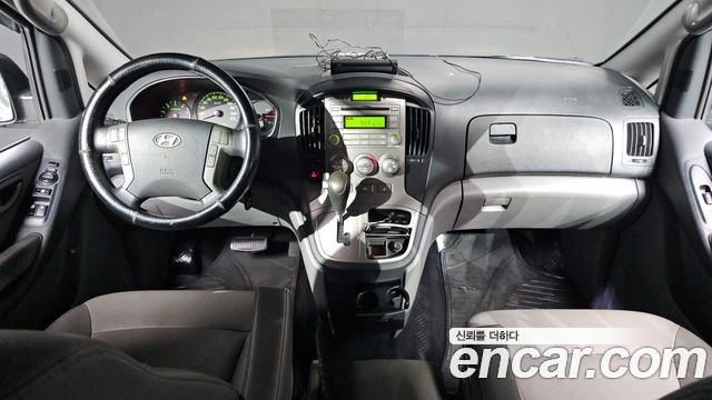 Hyundai Starex — interior
