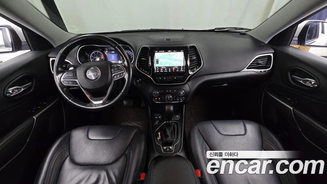 Jeep Cherokee — interior