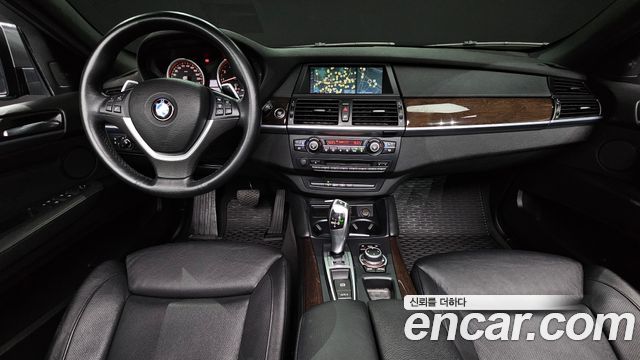 BMW X6 — interior