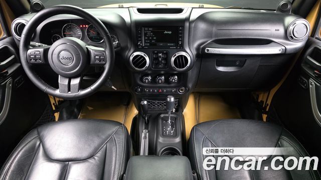 Jeep Wrangler — interior
