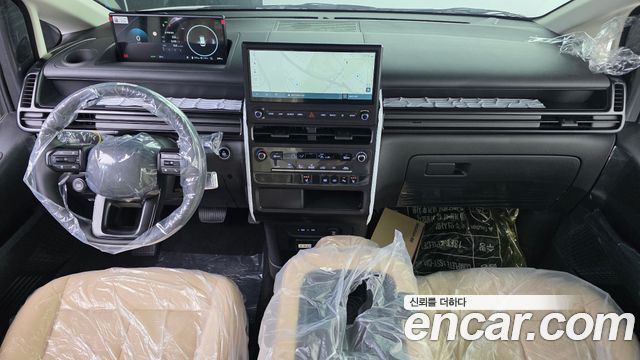 Hyundai Staria — interior