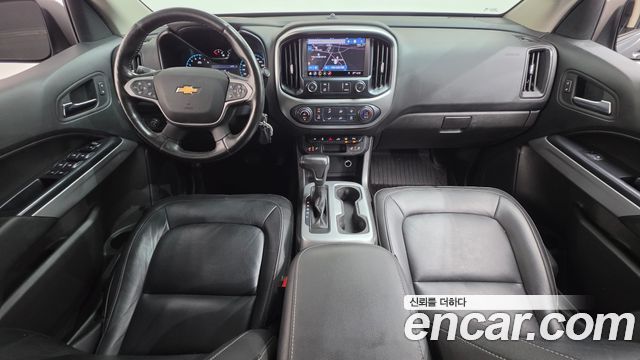 Chevrolet Korea Colorado — interior