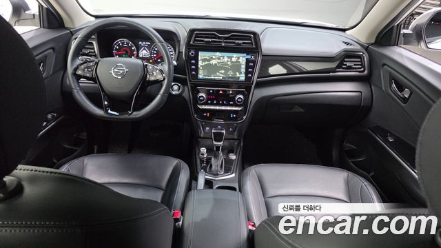 KG Mobility Tivoli — interior