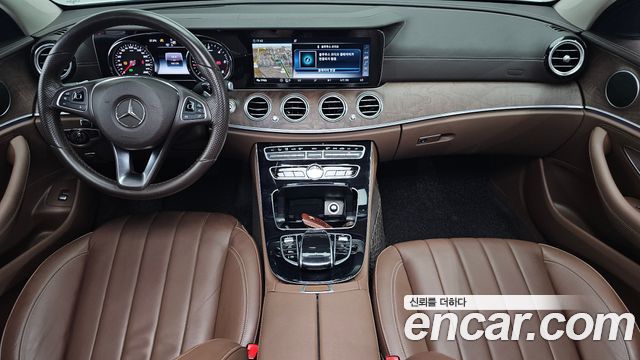 Mercedes-Benz E-Class — interior