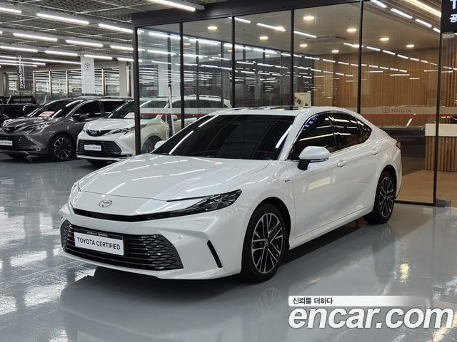 Toyota Camry — exterior