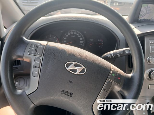 Hyundai Starex — interior