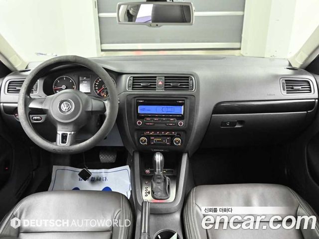 Volkswagen Jetta — interior