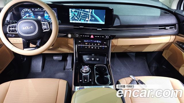 Kia Carnival — interior