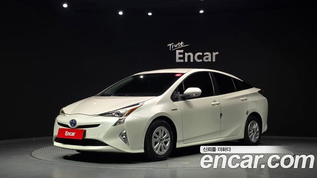 Toyota Prius — exterior