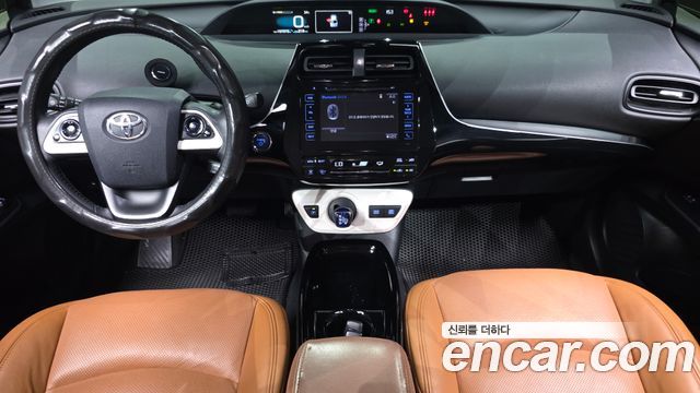 Toyota Prius — interior