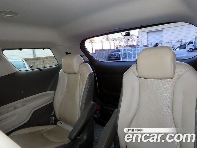 Kia Carnival — interior