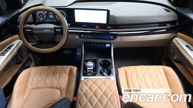 Kia Carnival — interior