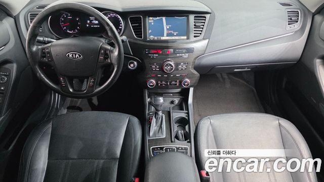 Kia K7 — interior
