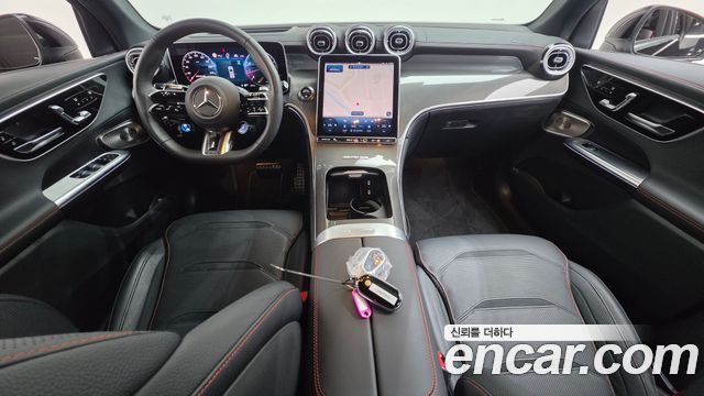 Mercedes-Benz GLC-Class — interior