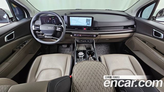Kia Carnival — interior