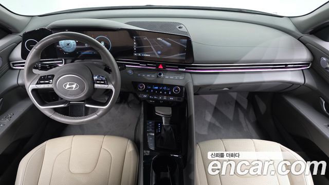 Hyundai Avante — interior