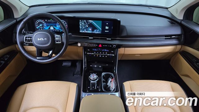 Kia Carnival — interior