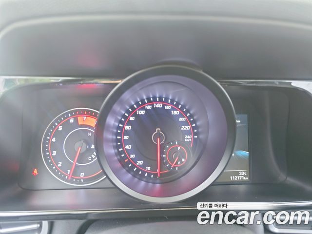 Hyundai Avante — interior