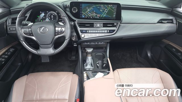 Lexus ES — interior