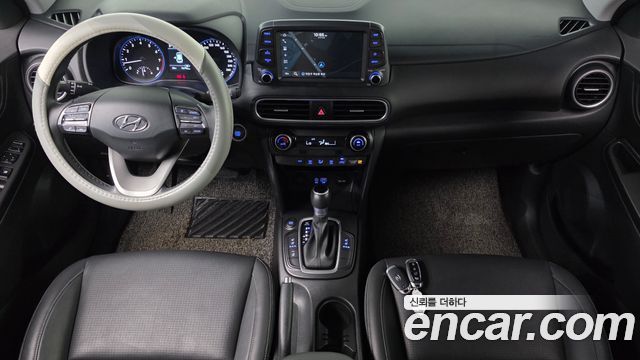 Hyundai Kona — interior