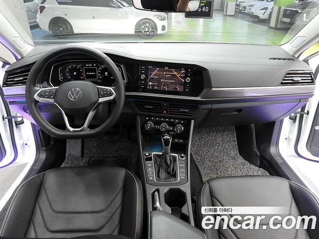 Volkswagen Jetta — interior