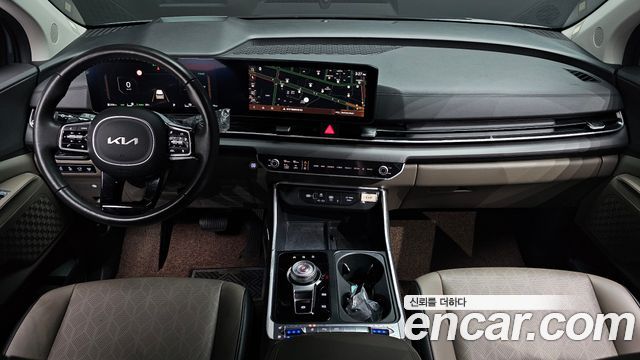 Kia Carnival — interior