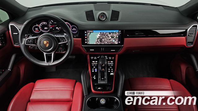 Porsche Cayenne — interior