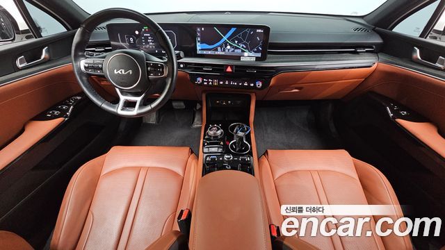 Kia K5 — interior