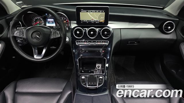 Mercedes-Benz C-Class — interior