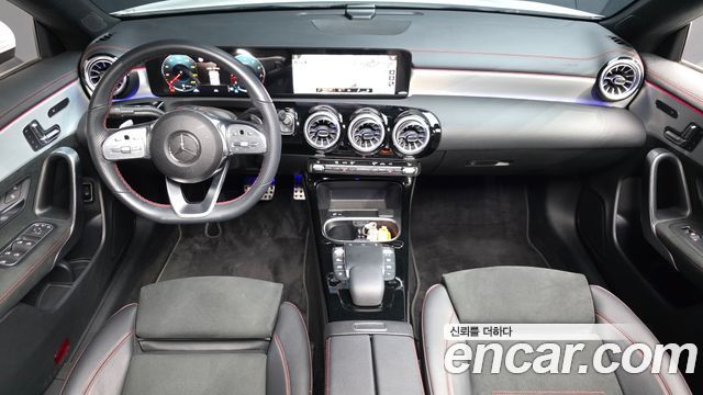 Mercedes-Benz CLA-Class — interior