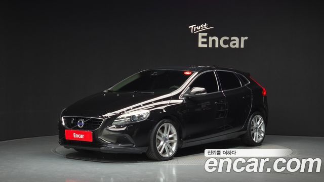 Volvo V40 — exterior