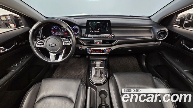Kia K3 — interior