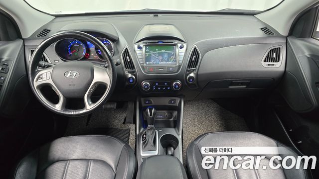 Hyundai Tucson — interior