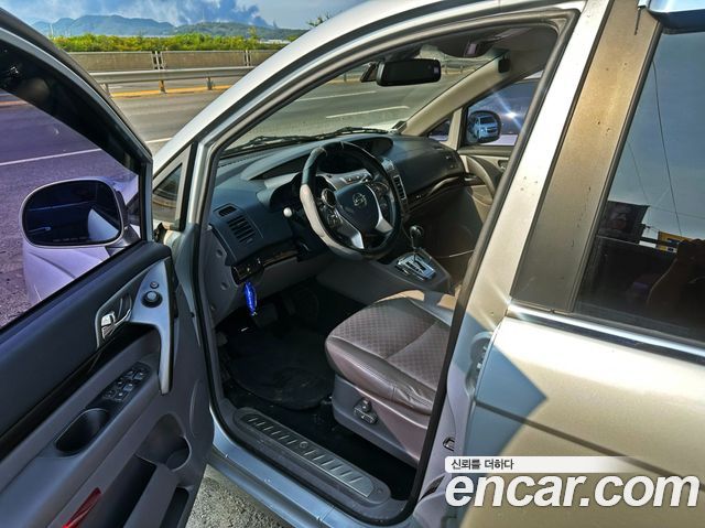 KG Mobility Korando — interior
