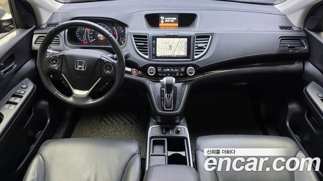 Honda CR-V — interior