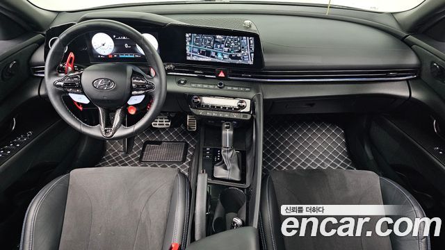 Hyundai Avante — interior
