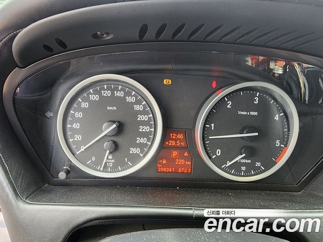 BMW X6 — interior