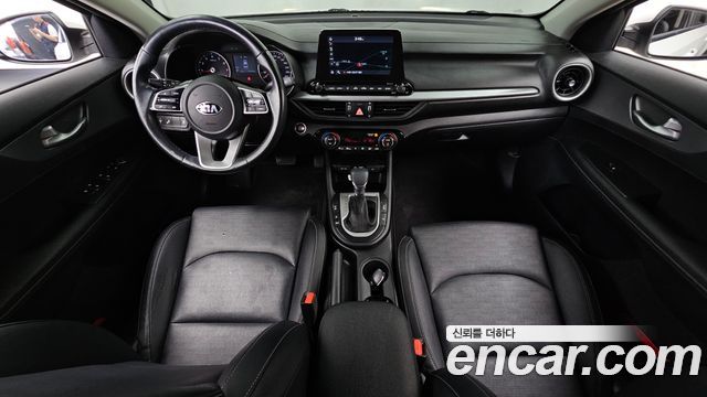 Kia K3 — interior