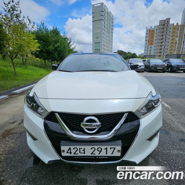 Nissan Maxima — exterior